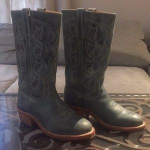 Frye Austin Flower Cut Out